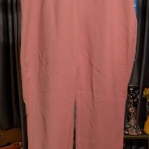 White House Black Market Blush Capris